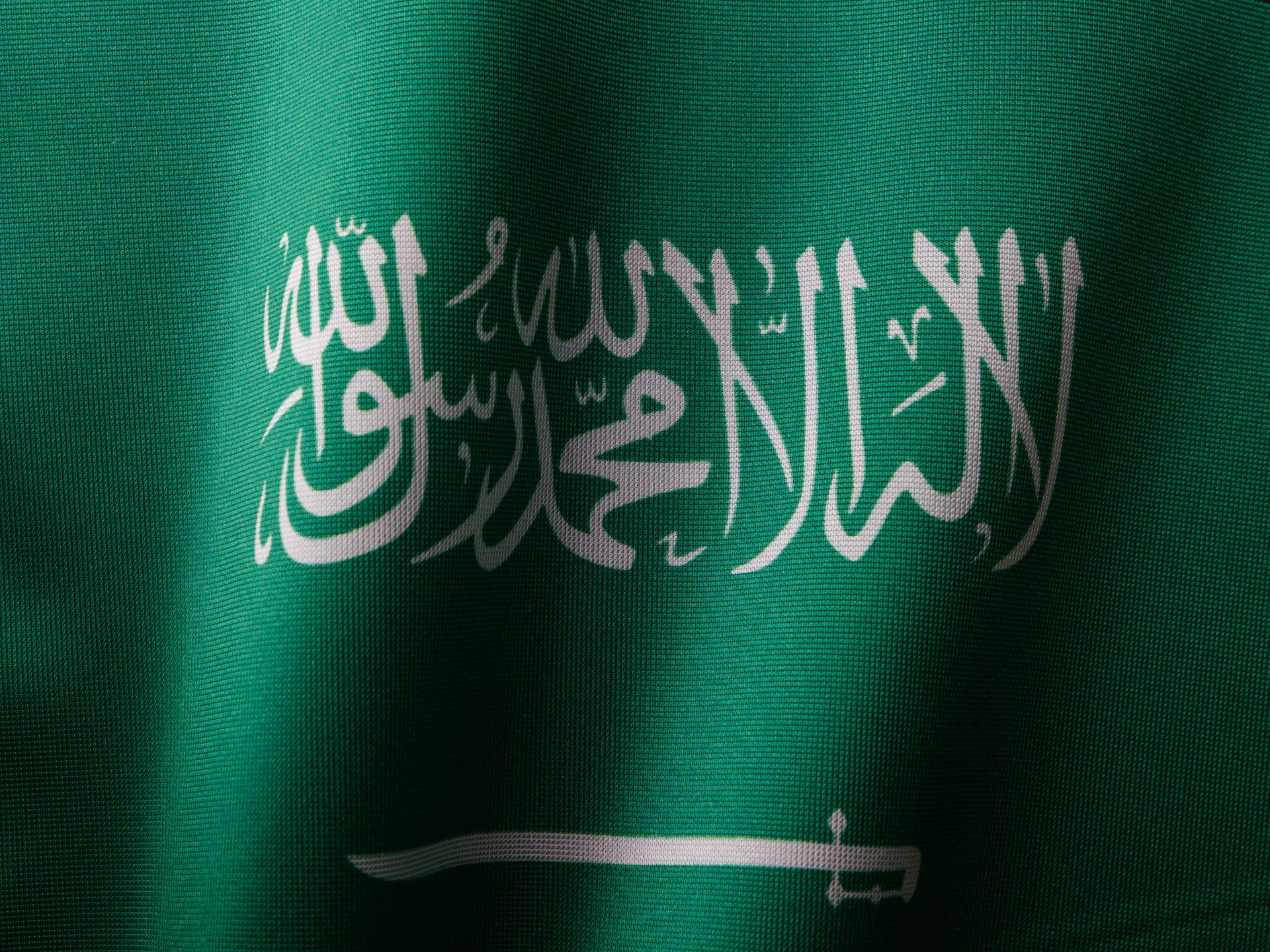 Nations Issue Saudi Travel Warnings After Houthi Strikes on Riyadh