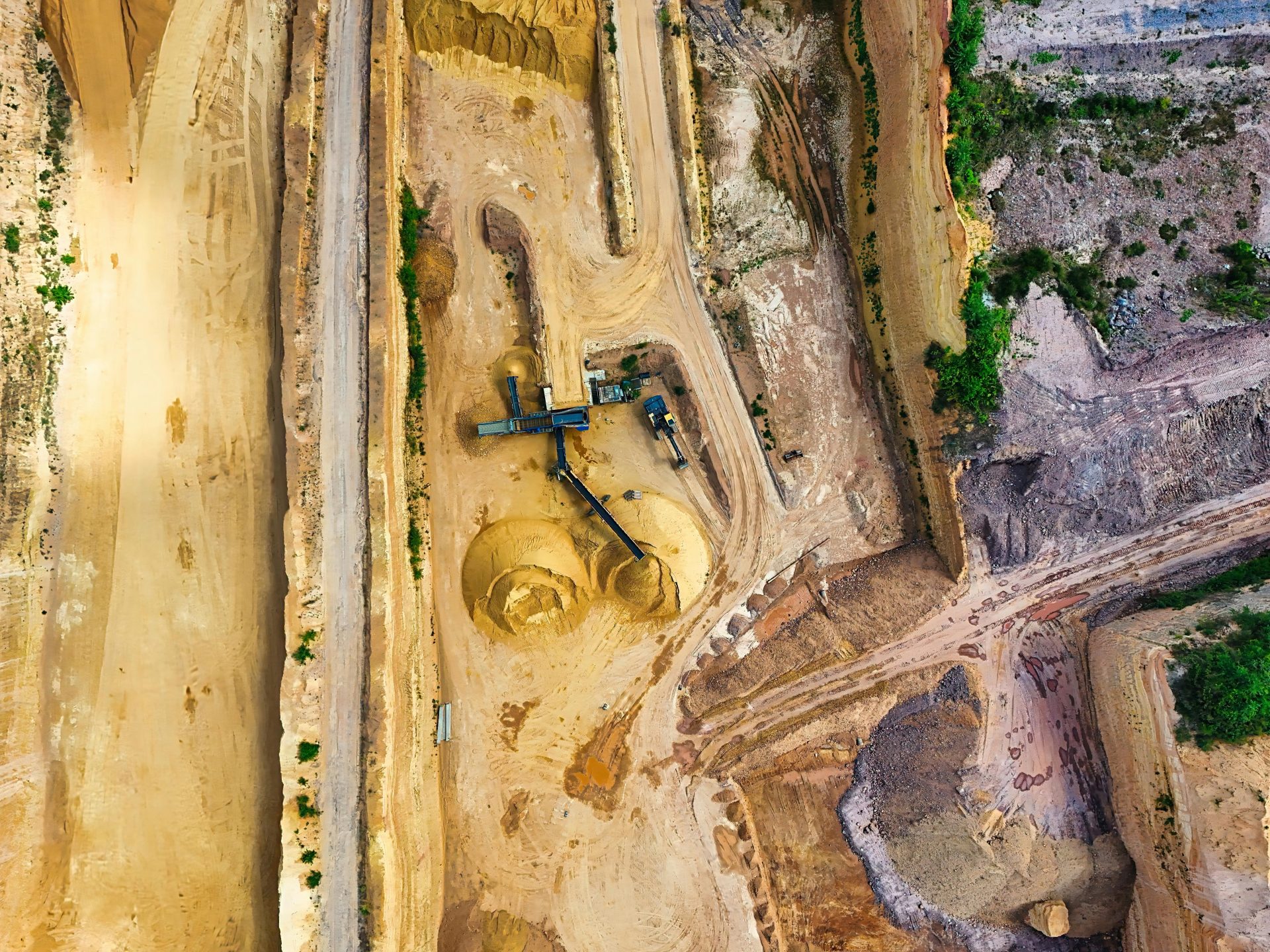 Zimbabwe Sets Lithium Export Quotas, Demands Local Processing