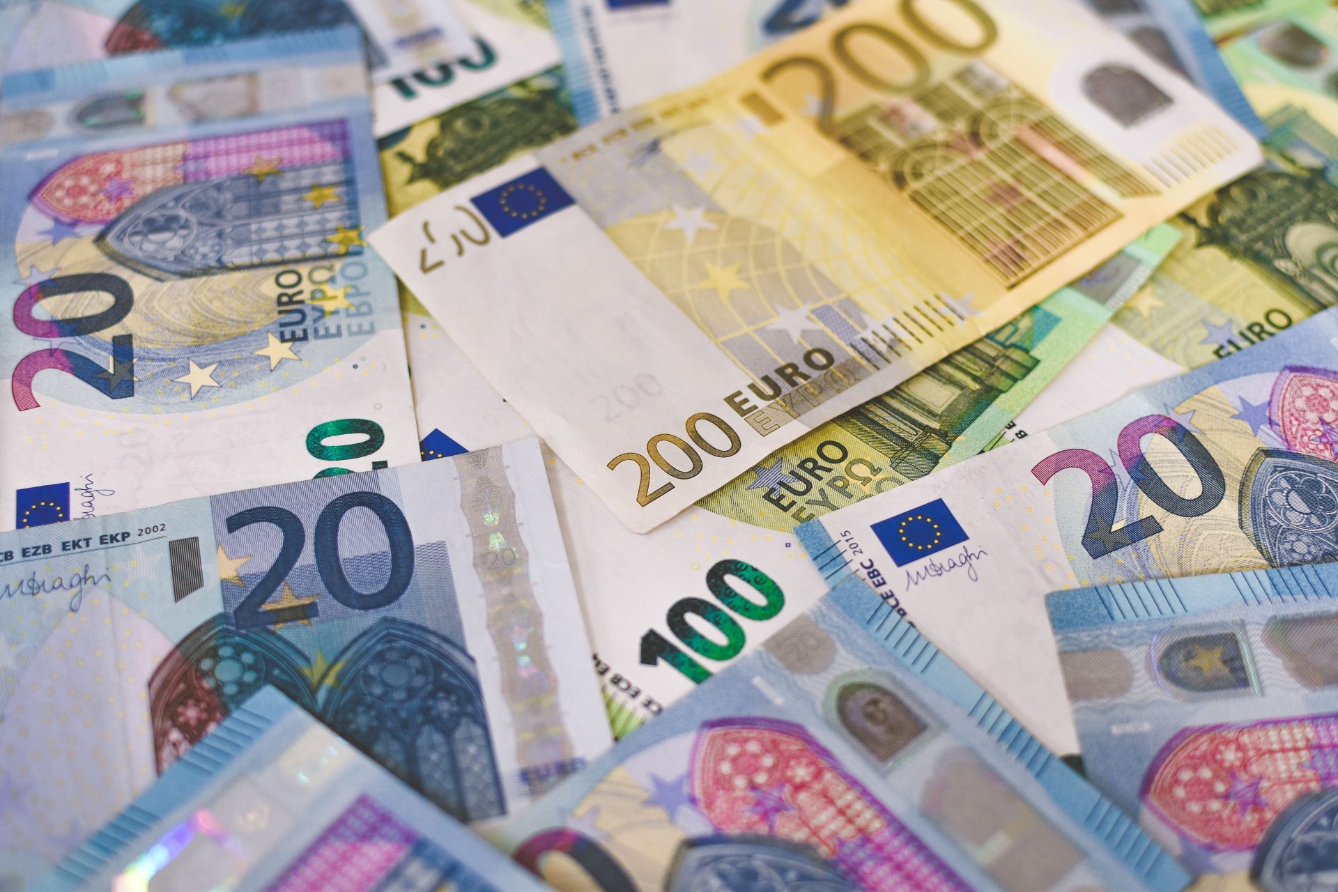 Japan, South Korea Coordinate Currency Intervention to Support Yen, Won
