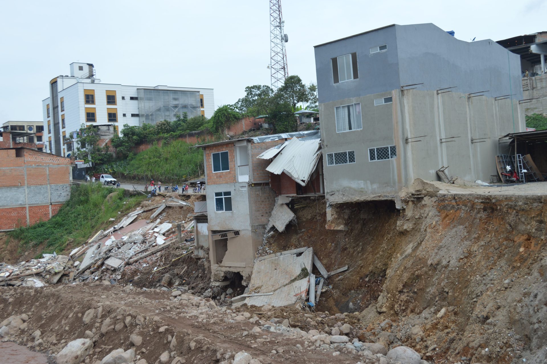 Magnitude 7.4 Earthquake Strikes Western Colombia, Over 130 Fatalities
