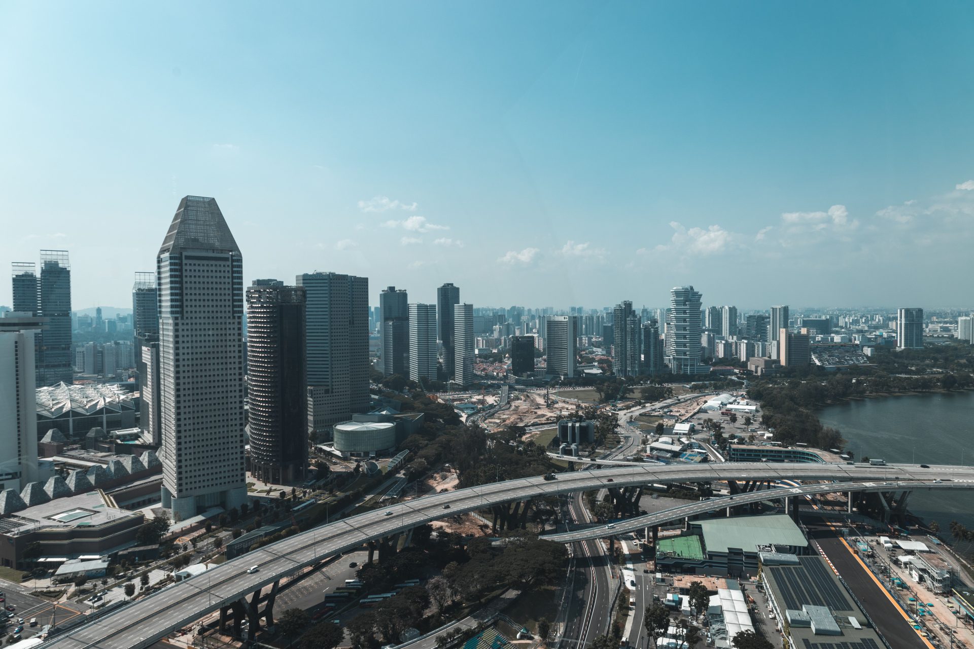 Botswana VP Gaolathe Visits Singapore for Economic Talks