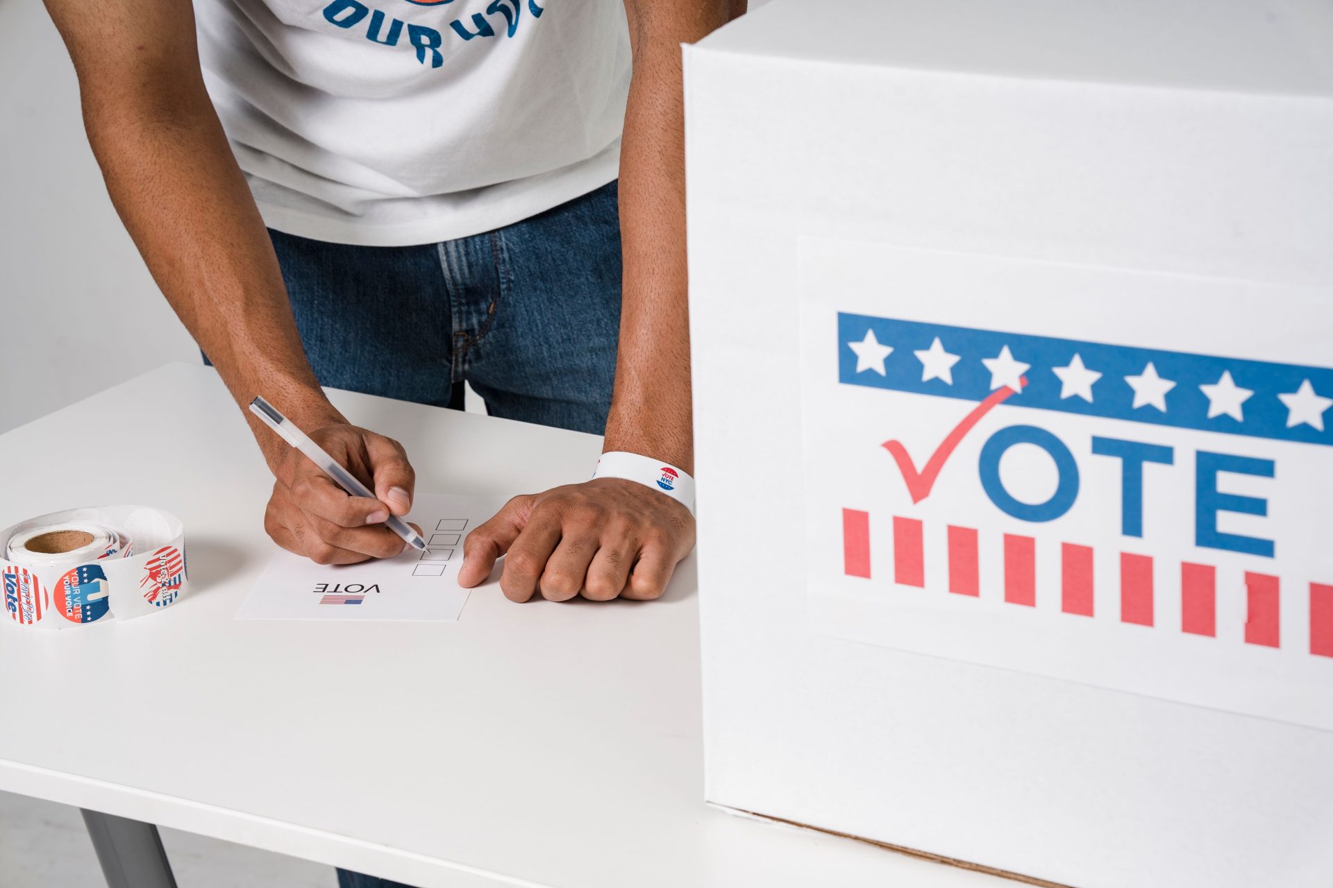Former US Officials Voice Concerns on Post-Election Vote Counting Period