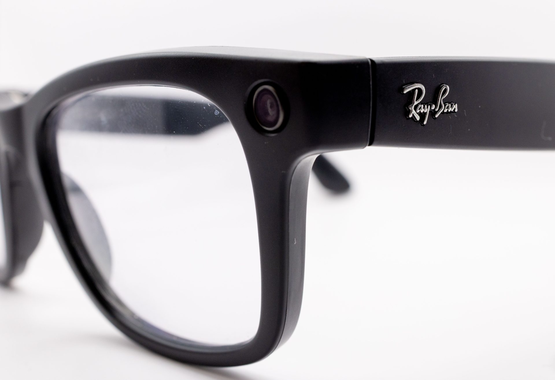 EDPB Recommends Clear Recording Indicators for Smart Glasses