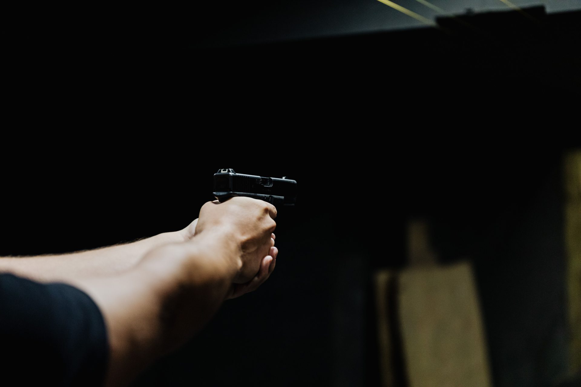 Fresno Man Shoots Off-Duty ICE Agent After Alleged Assault
